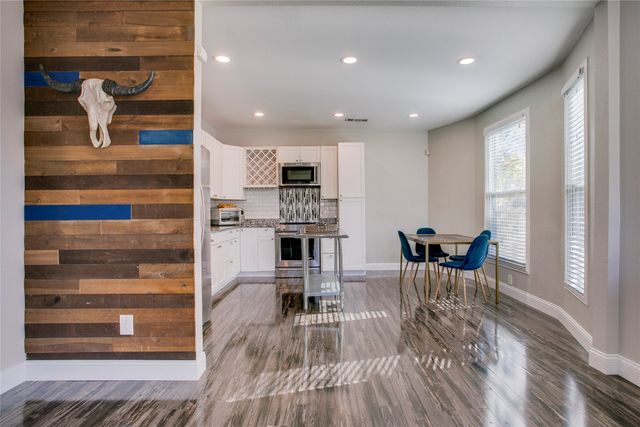 834 S Polk Street, Dallas, TX 75208