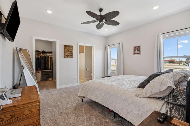 273 Meadow Brook Trl, Manchester, IA 52057