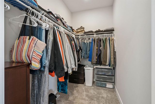 273 Meadow Brook Trl, Manchester, IA 52057