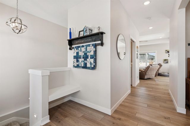 273 Meadow Brook Trl, Manchester, IA 52057