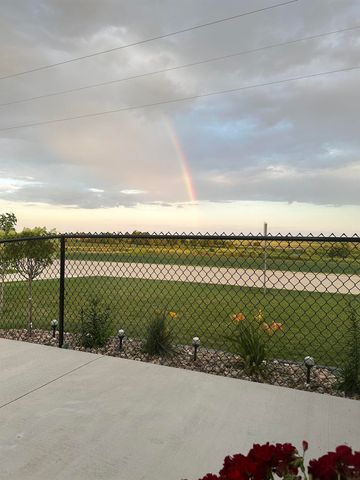 273 Meadow Brook Trl, Manchester, IA 52057