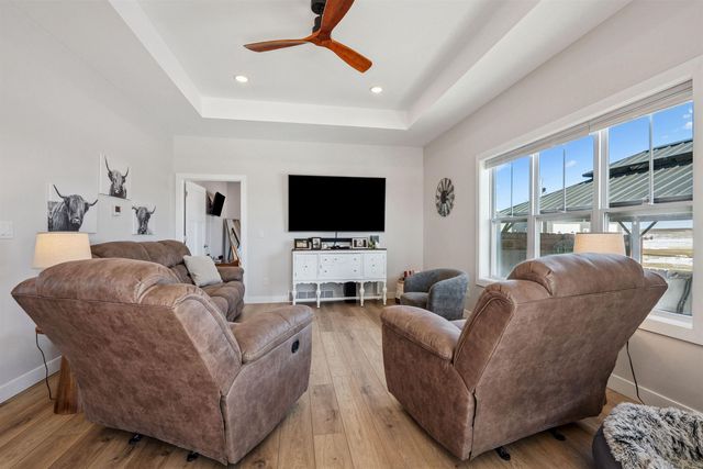 273 Meadow Brook Trl, Manchester, IA 52057