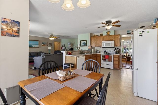 15136 Evening CT, Carrollton, VA 23314