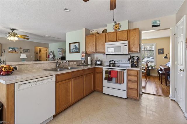 15136 Evening CT, Carrollton, VA 23314