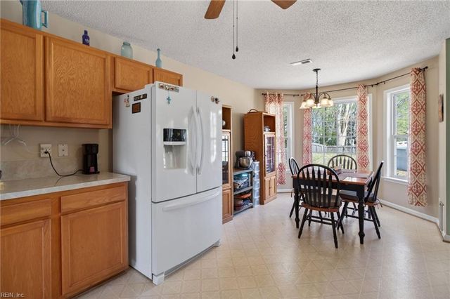 15136 Evening CT, Carrollton, VA 23314