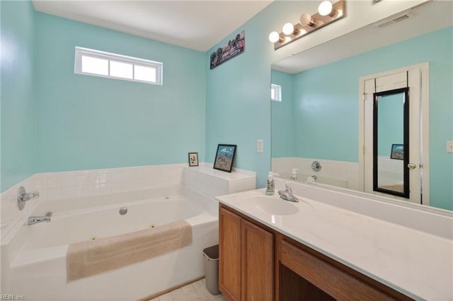 15136 Evening CT, Carrollton, VA 23314