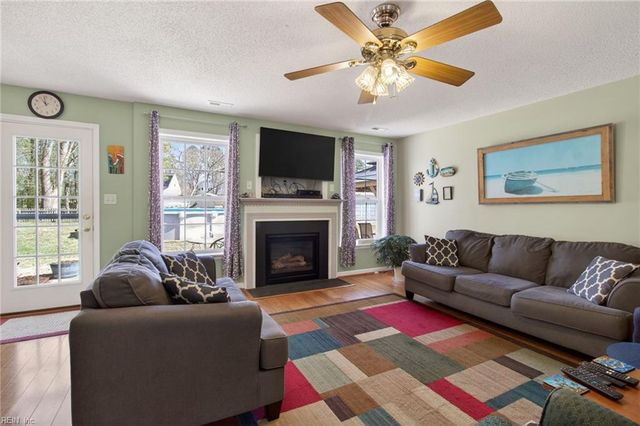 15136 Evening CT, Carrollton, VA 23314