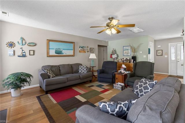 15136 Evening CT, Carrollton, VA 23314