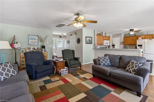 15136 Evening CT, Carrollton, VA 23314