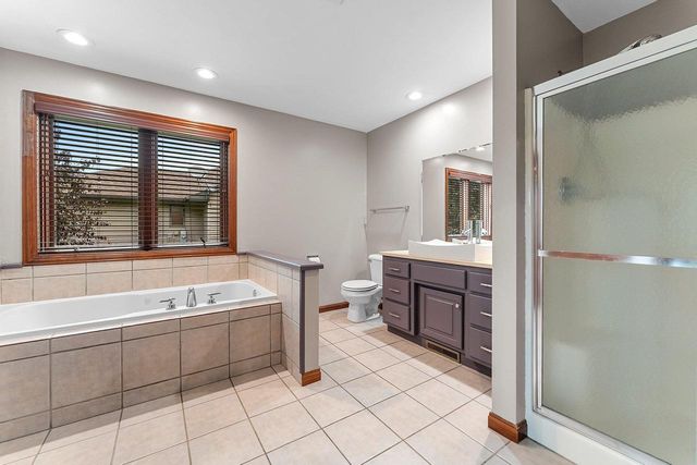 2328 LOST DAUPHIN ROAD, De Pere, WI 54115