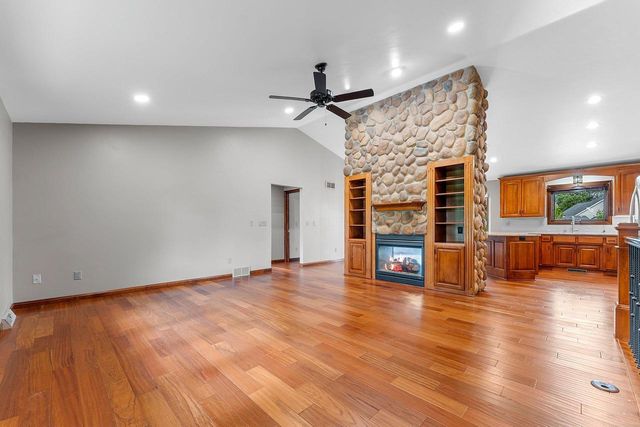 2328 LOST DAUPHIN ROAD, De Pere, WI 54115
