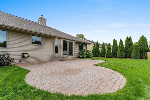 2328 LOST DAUPHIN ROAD, De Pere, WI 54115