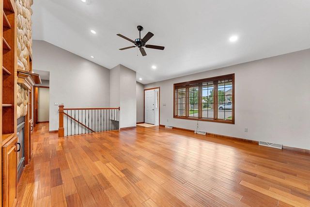 2328 LOST DAUPHIN ROAD, De Pere, WI 54115