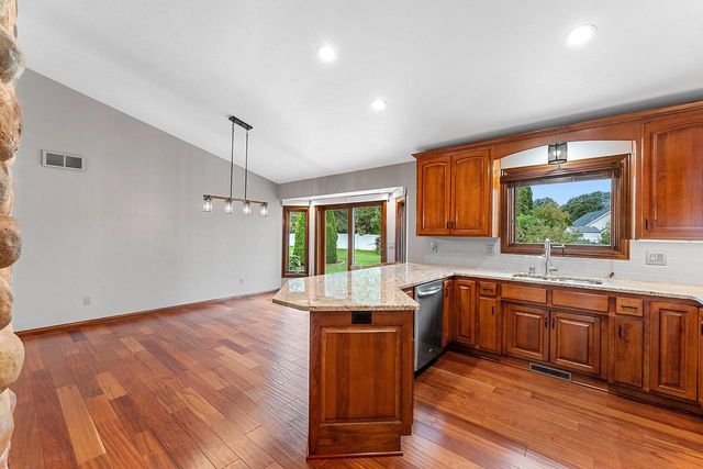 2328 LOST DAUPHIN ROAD, De Pere, WI 54115