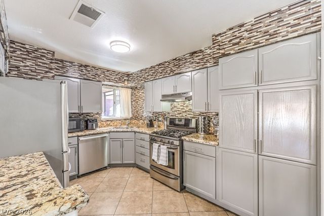 4304 West LA MADRE Way, North Las Vegas, NV 89031