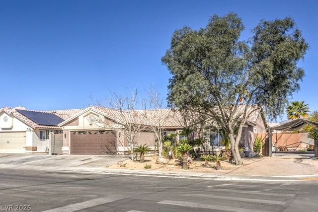 4304 West LA MADRE Way, North Las Vegas, NV 89031