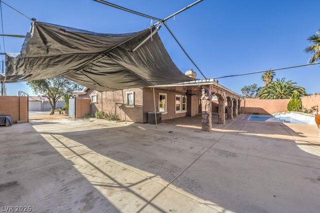 4304 West LA MADRE Way, North Las Vegas, NV 89031