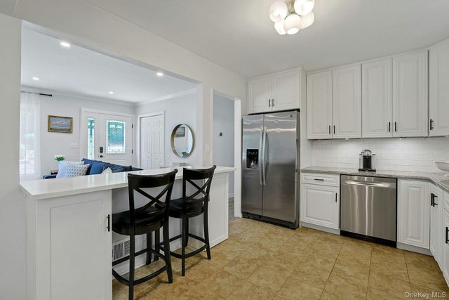 28 Summit Place, Pleasantville, NY 10570