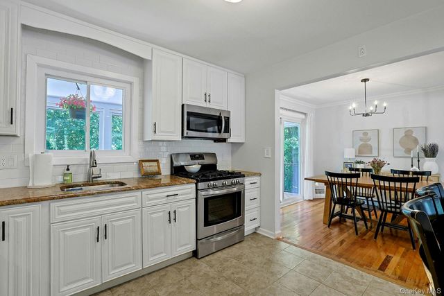 28 Summit Place, Pleasantville, NY 10570