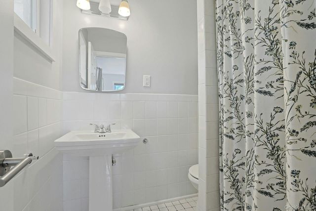 28 Summit Place, Pleasantville, NY 10570