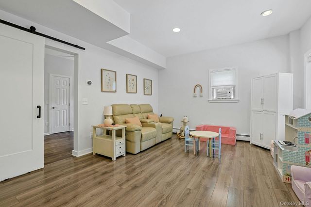 28 Summit Place, Pleasantville, NY 10570