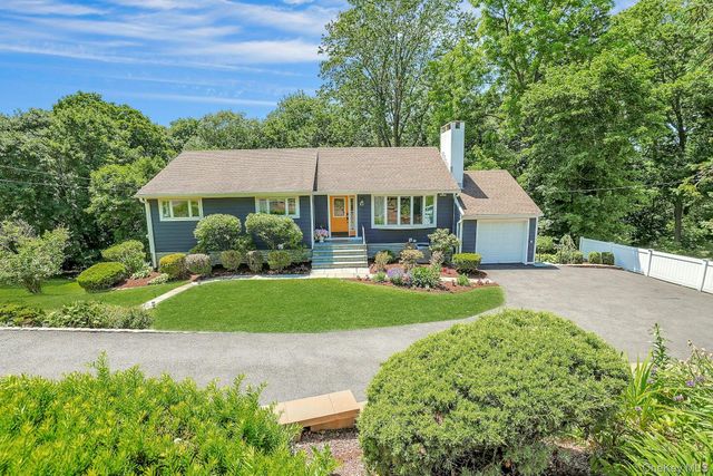 28 Summit Place, Pleasantville, NY 10570