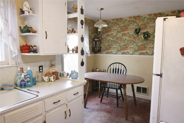 89 Alpine Road, Greece, NY 14612