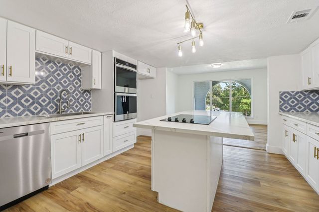 3950 Rowan Drive, Fort Worth, TX 76116