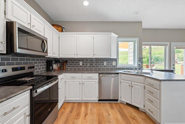 130 ARBOR Circle, Council Bluffs, IA 51503