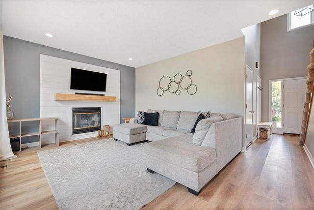 130 ARBOR Circle, Council Bluffs, IA 51503