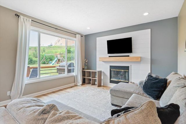 130 ARBOR Circle, Council Bluffs, IA 51503