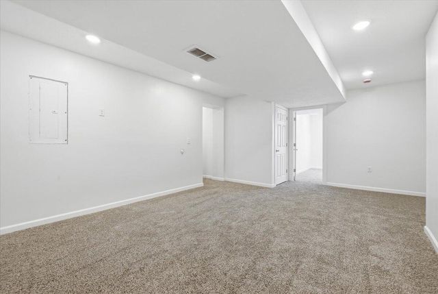 130 ARBOR Circle, Council Bluffs, IA 51503