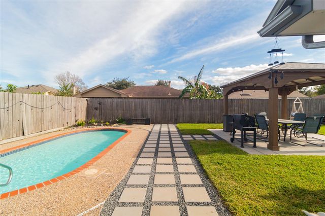 3719 Royal Manor Drive, Houston, TX 77082