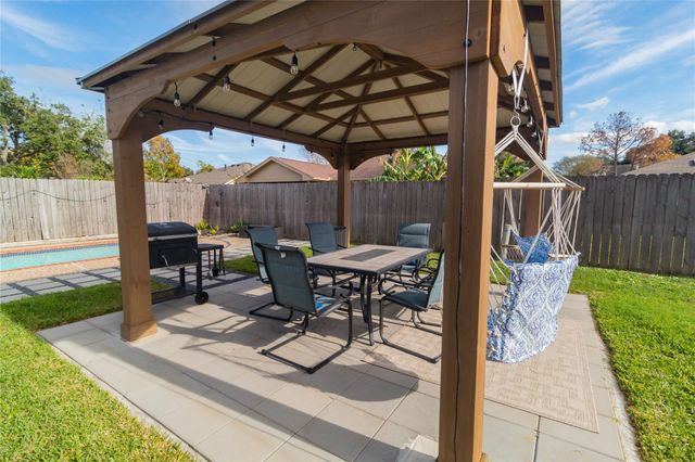 3719 Royal Manor Drive, Houston, TX 77082