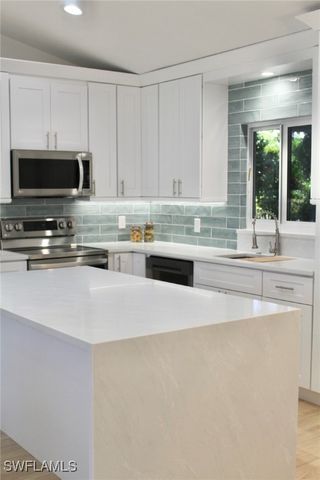 23485 Olde Meadowbrook CIR, Estero, FL 34134