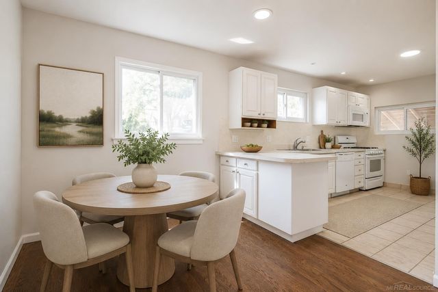 26001 Fernwood Street, Roseville, MI 48066