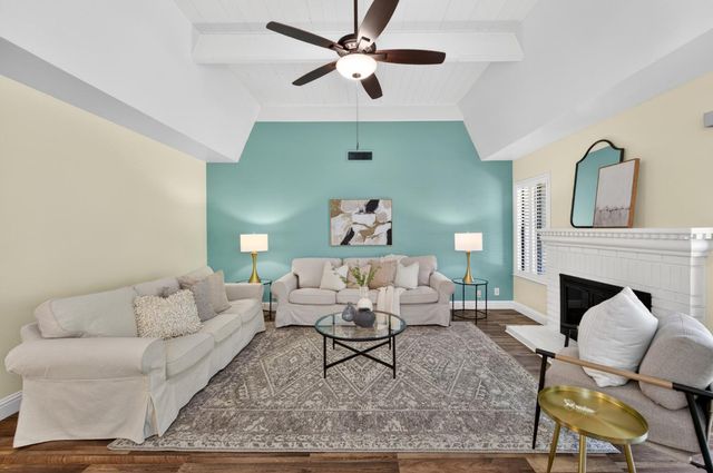 2802 W Downing Court, Fresno, CA 93711