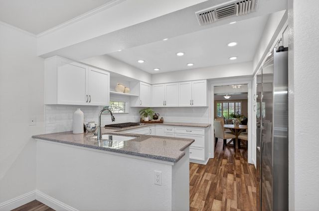 2802 W Downing Court, Fresno, CA 93711