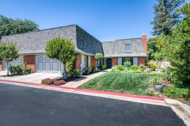 2802 W Downing Court, Fresno, CA 93711
