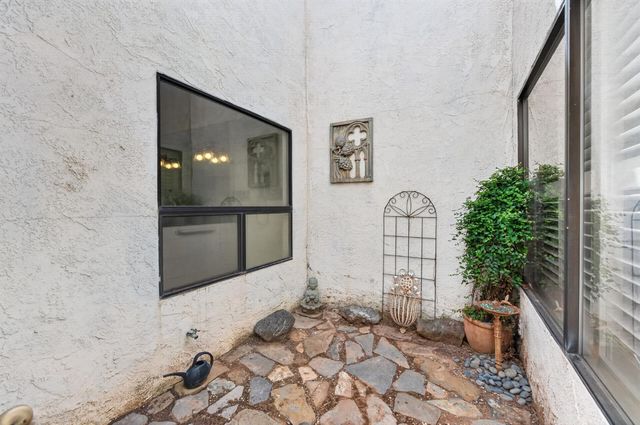 2802 W Downing Court, Fresno, CA 93711
