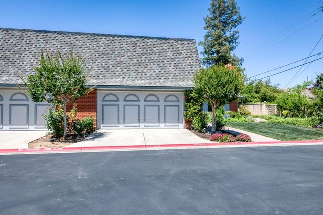 2802 W Downing Court, Fresno, CA 93711