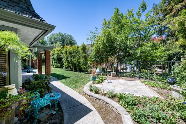 2802 W Downing Court, Fresno, CA 93711