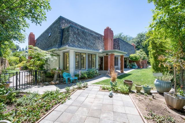 2802 W Downing Court, Fresno, CA 93711