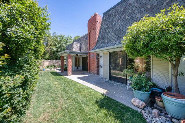 2802 W Downing Court, Fresno, CA 93711