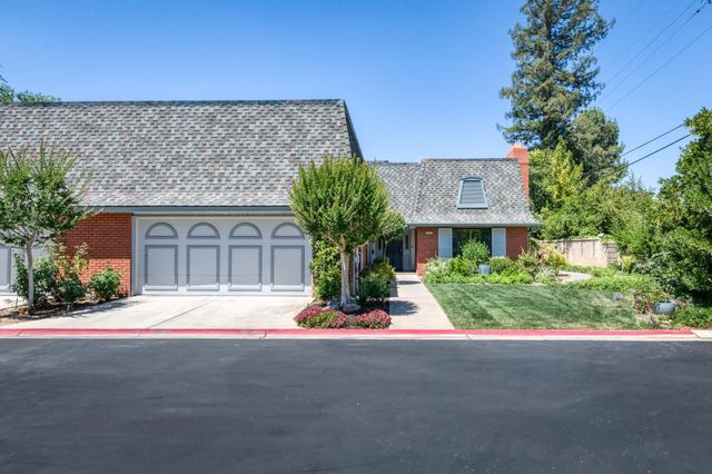 2802 W Downing Court, Fresno, CA 93711