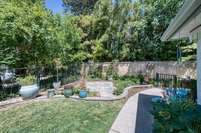 2802 W Downing Court, Fresno, CA 93711