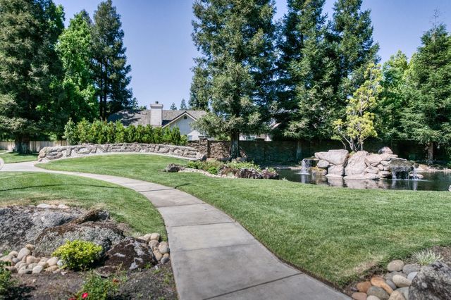 2802 W Downing Court, Fresno, CA 93711