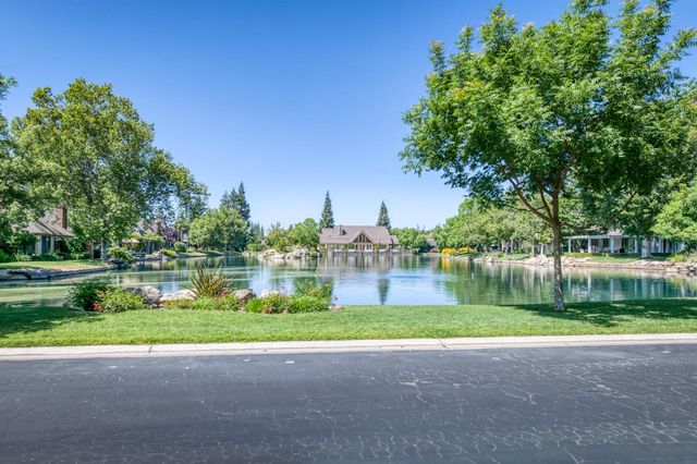 2802 W Downing Court, Fresno, CA 93711