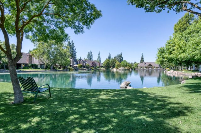 2802 W Downing Court, Fresno, CA 93711