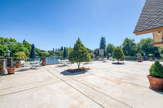 2802 W Downing Court, Fresno, CA 93711